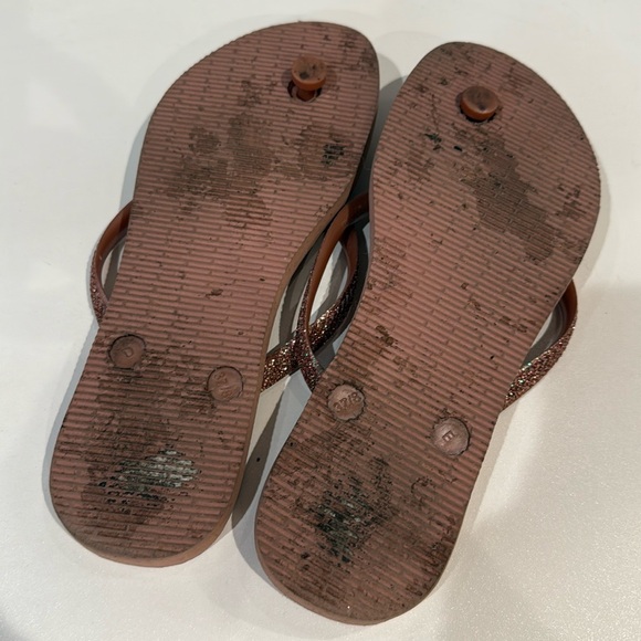 Havaianas Glittery Slim Ballet Rose/Golden Blush Flip Flop Sandals - Picture 14 of 14